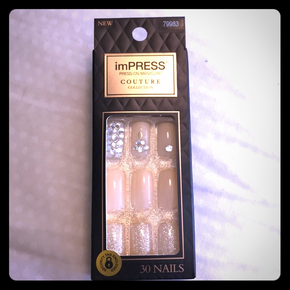Kiss impress press on nails couture bling